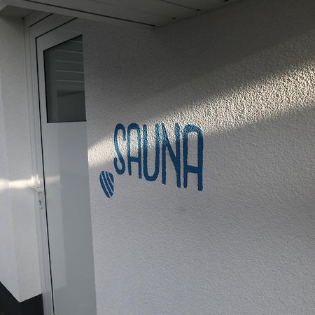 Eine sehr gemütliche Dachgeschoß Ferienwohnung Ihlow  Exterior foto